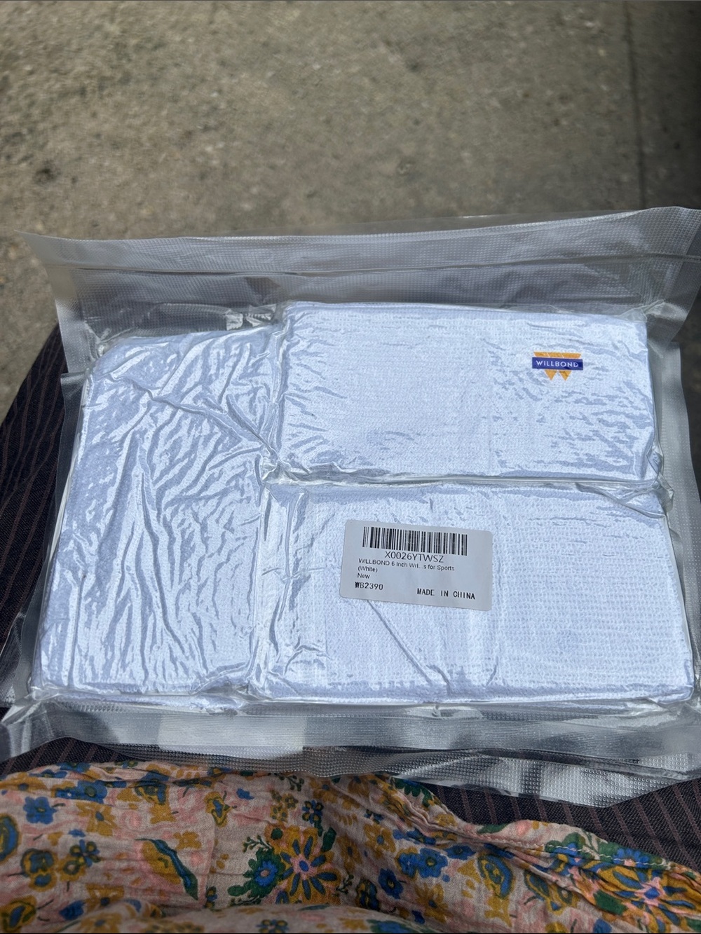 NIP Unisex Pack of 6 x 6" Wristbands
White or Navy